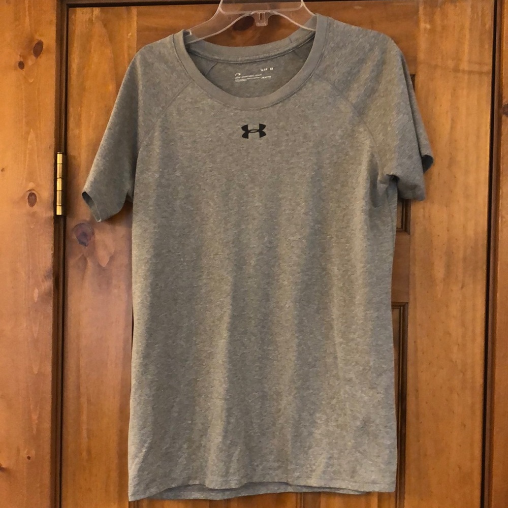 Underarmour gray short sleeve dryfit tshirst size small